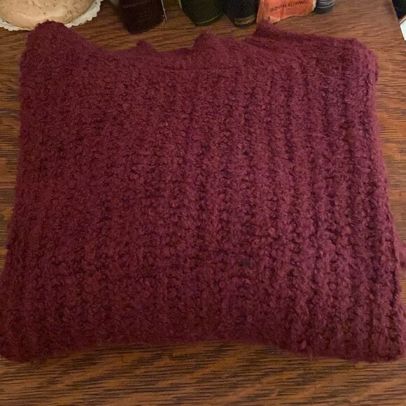 NWT a.n.a oversized, burgundy sweater, super soft size medium - Picture 9 of 10
